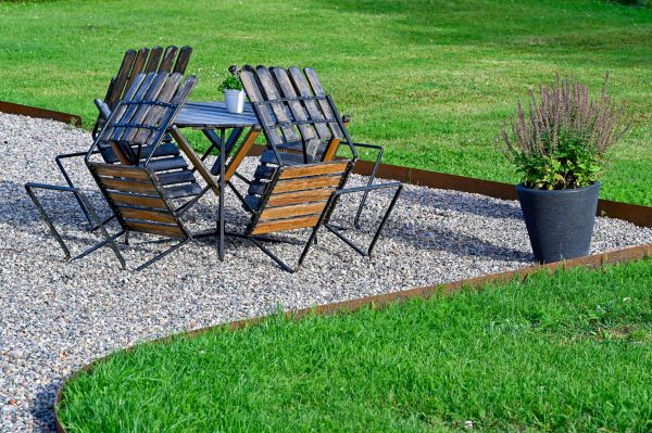Metal Lawn Edging Installation in Sun City Center