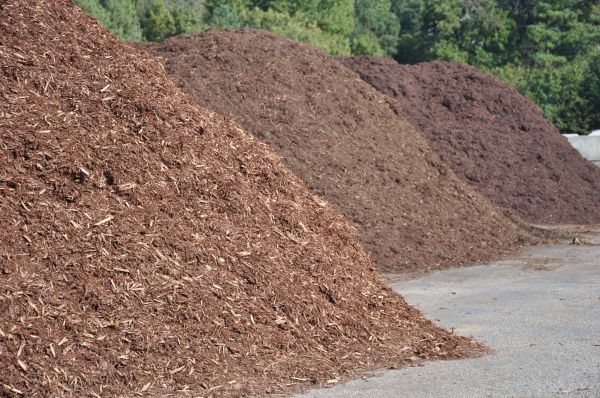 Brown Mulch Delivery in Sun City Center